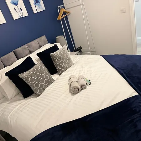 Modern 2 Bed Apartment - Blue Madison Aldershot Exterior photo