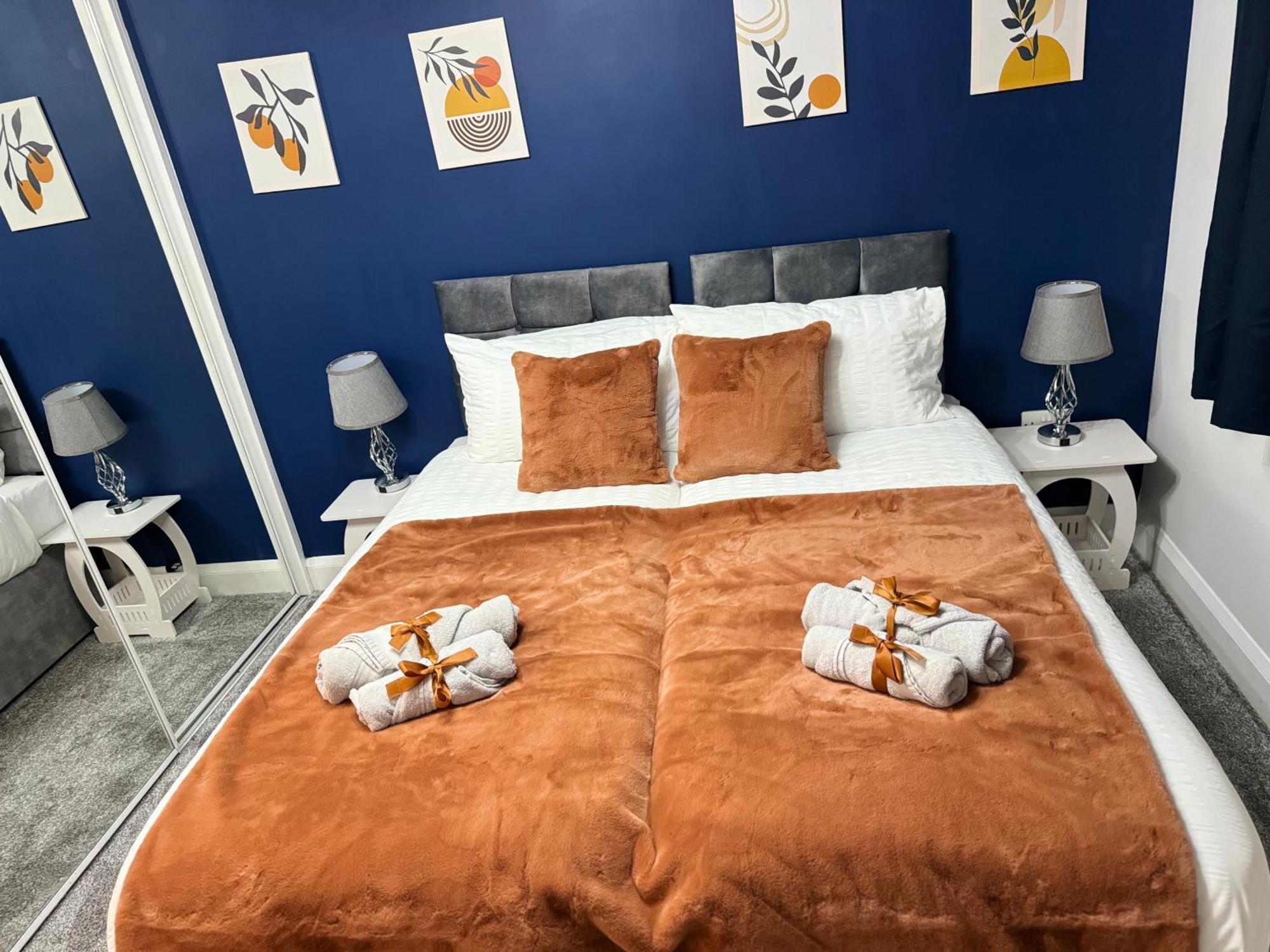 Modern 2 Bed - Blue Madison *